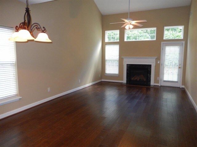 Living Room - 268 Hadley Commons Dr