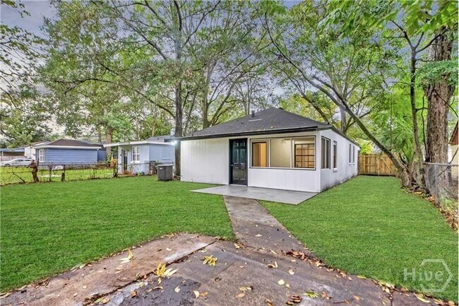 Building Photo - 2405 New York Ave