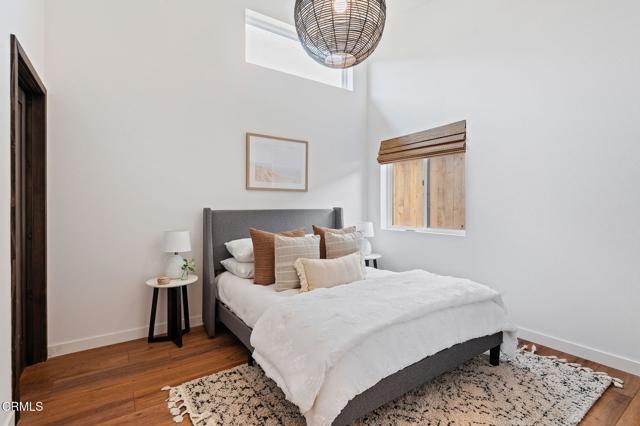 Building Photo - 114 S Santa Rosa St