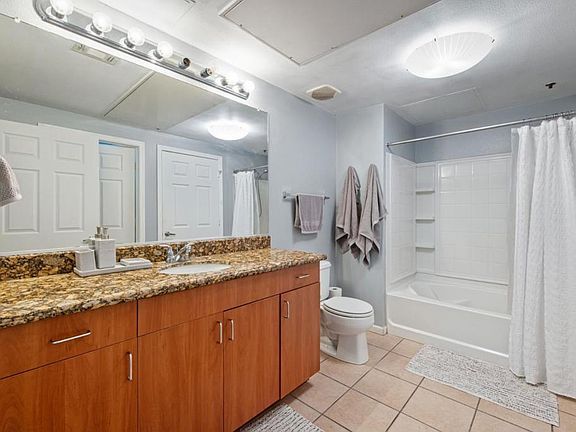 Building Photo - 1060 S Third St