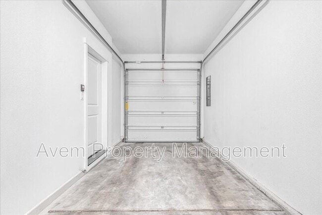 Building Photo - 2736 SE 84th Ave