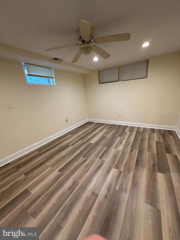 Building Photo - 9 E Overlea Ave