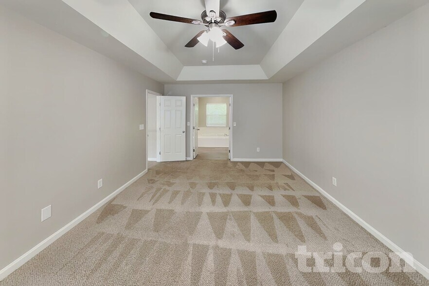 Building Photo - 1002 Hollingdale Ct