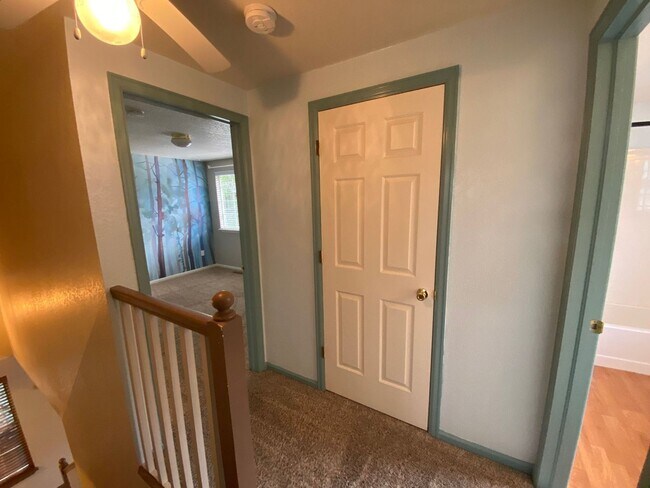 Building Photo - Charming 3 Bed 3 Bath Home - Available Aug...