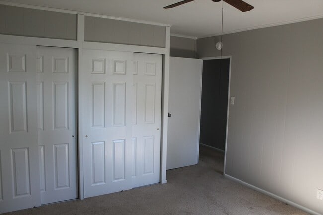 Building Photo - Cute 3 BR Ranch Home in Plainfield!