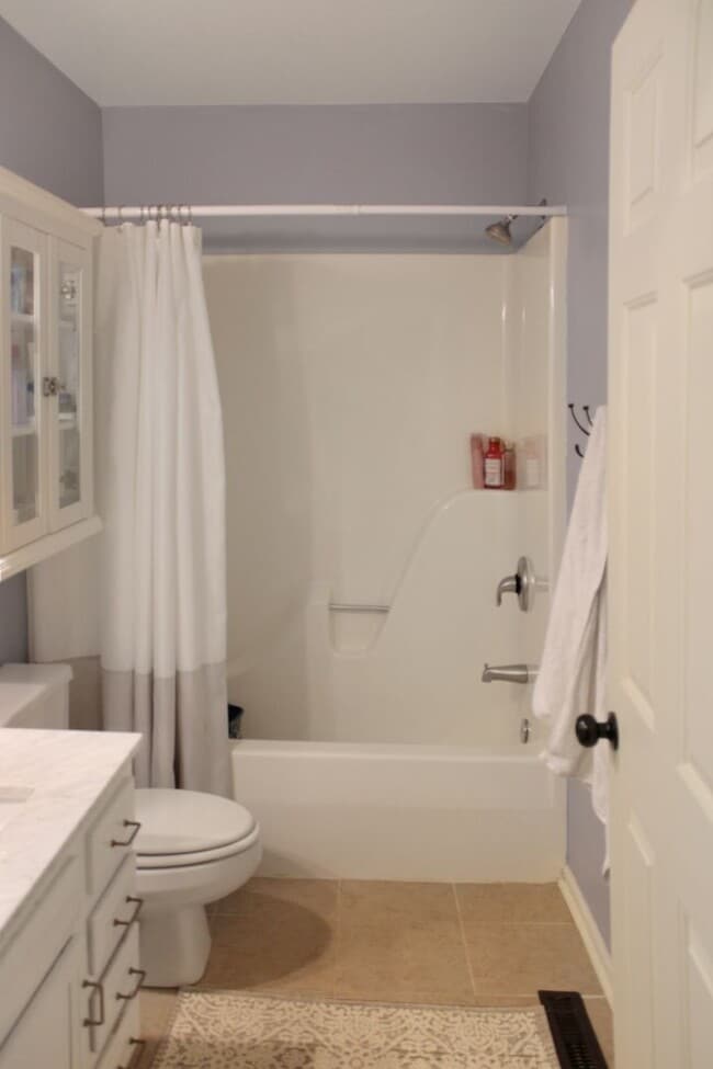 Building Photo - Contemporary duplex with first floor primary
