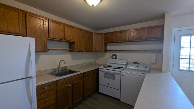 Building Photo - Charming 3 Bed And 1.5 Bath Townhome In Georgetown South