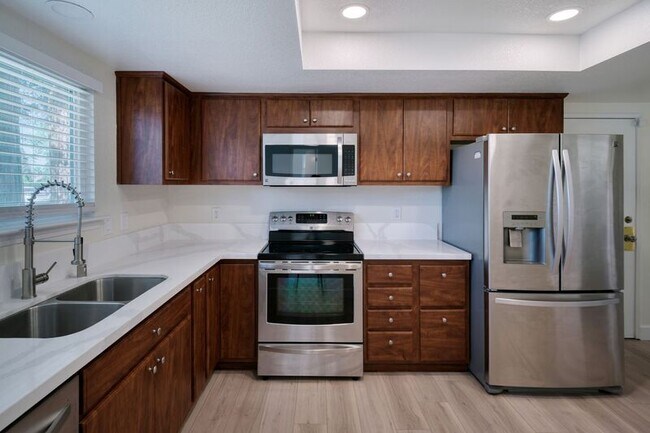 Building Photo - 6726 Calvine Rd