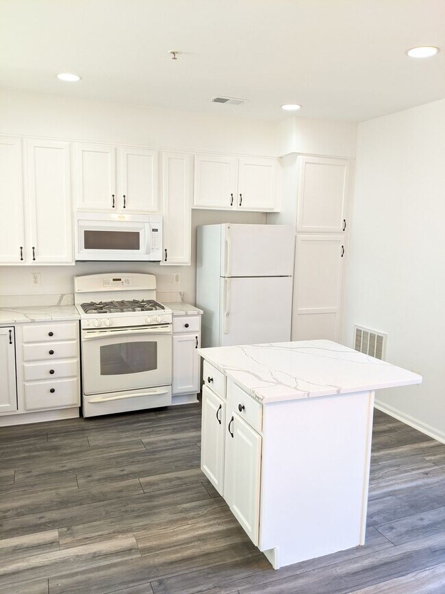 Building Photo - 6516 Daytona Ct