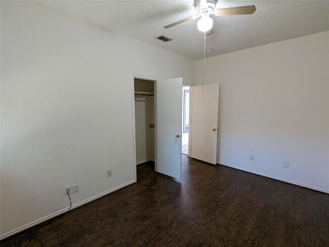Building Photo - 6367 Stonewater Bend Trail