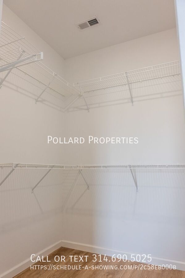 Building Photo - 315 Parkview Dr