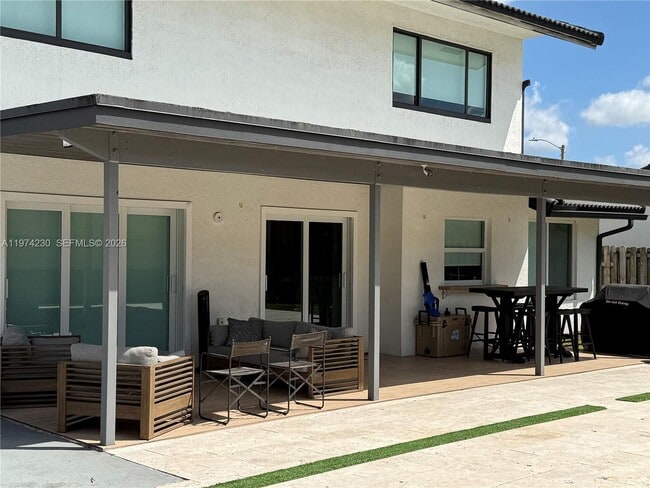 Building Photo - 6951 W Wedgewood Ave