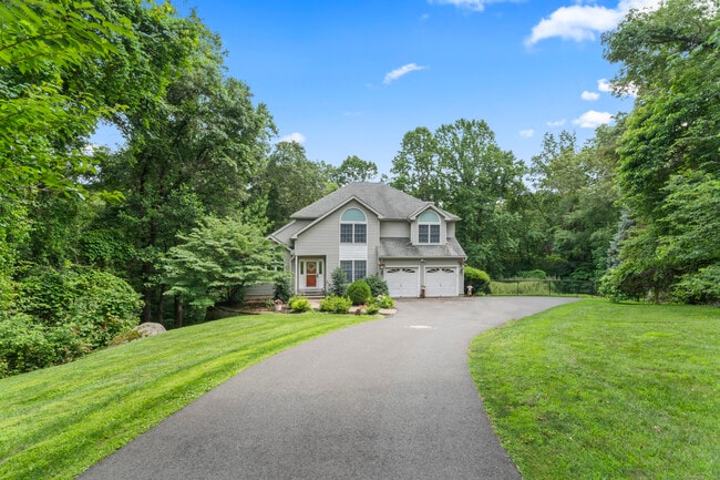 Building Photo - 17 Raven Crest Dr