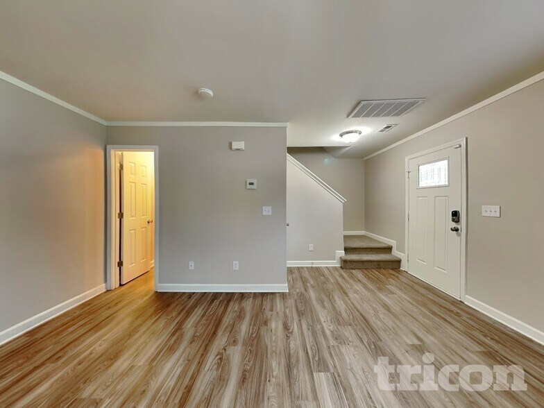 Building Photo - 3933 Far West Dr