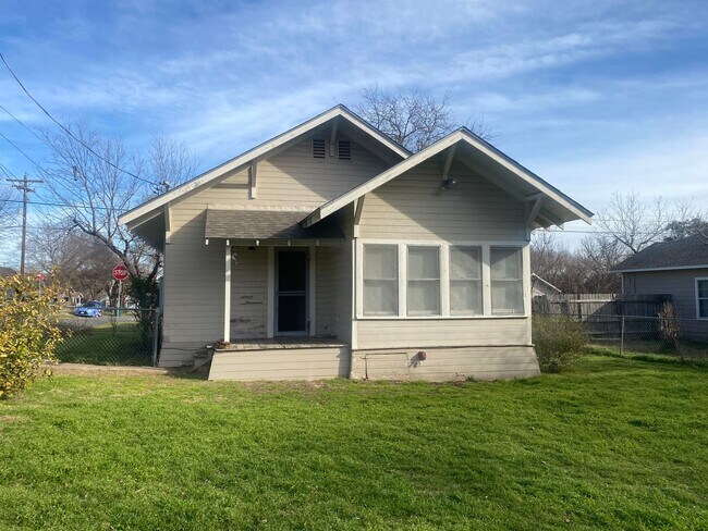 Building Photo - CUTE HOME IN CENTRAL BELTON