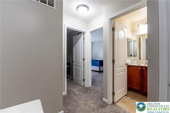 Building Photo - 2512 Gila Dr