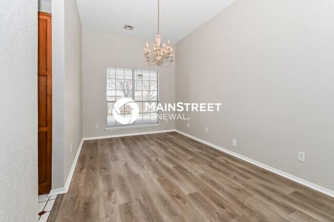 Building Photo - 4 Bedroom Pet-Friendly Home in Edmond, OK ...