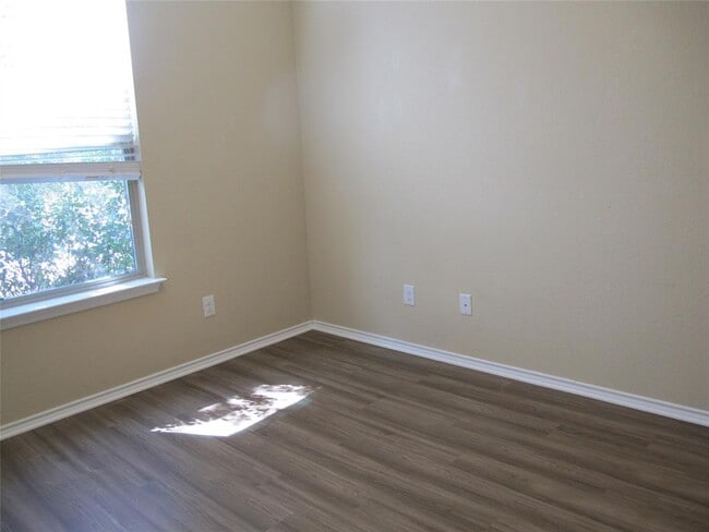 Building Photo - 6109 Mantalcino Dr