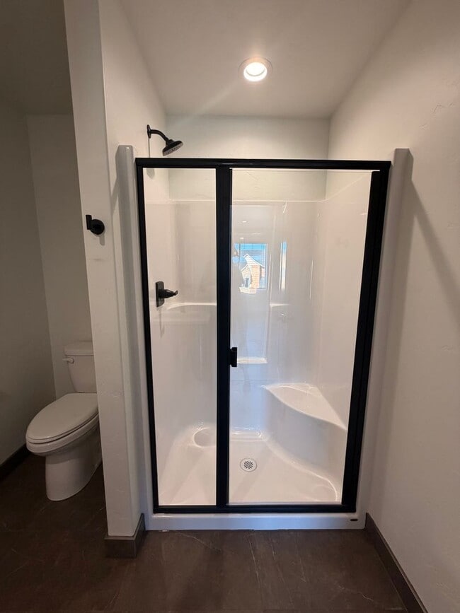 Building Photo - Gorgeous, Brand New 3 bed, 2.5 ba- Southridge Location!
