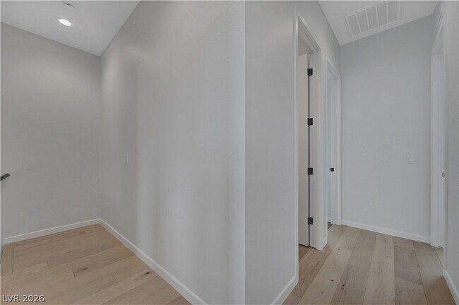 Building Photo - 3348 Esker Rdg Ave