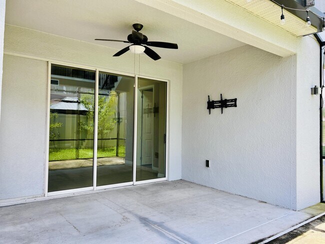 Building Photo - 537 Red Rose Ln