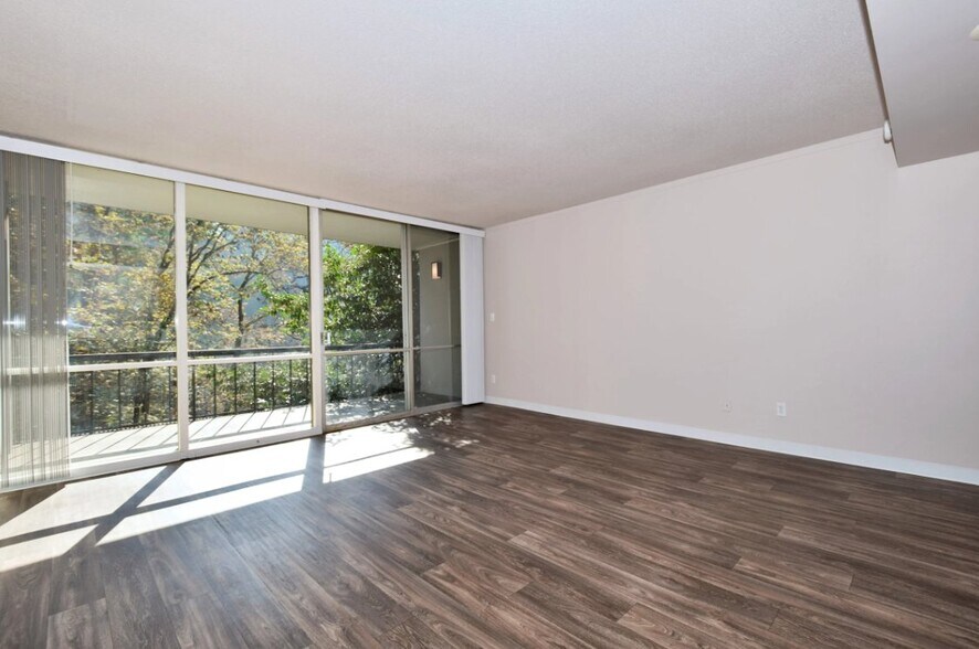 Building Photo - 667 McVey Ave