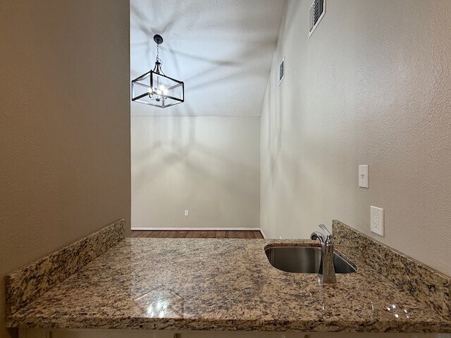 Building Photo - 3602 Chapel Square Dr