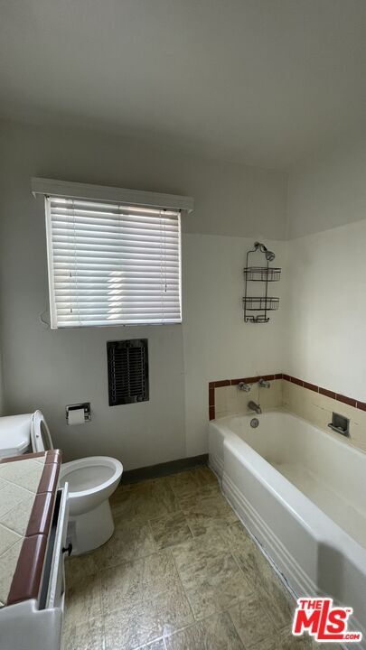 Building Photo - 832 S Gramercy Pl
