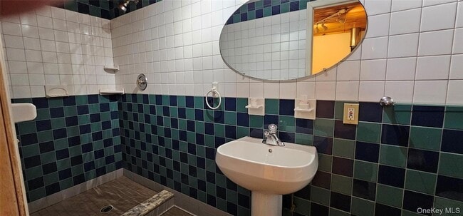 Building Photo - 18 Lake Ridge Rd