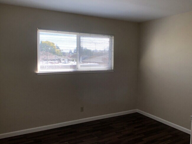 Building Photo - Convenient Santa Clara Location