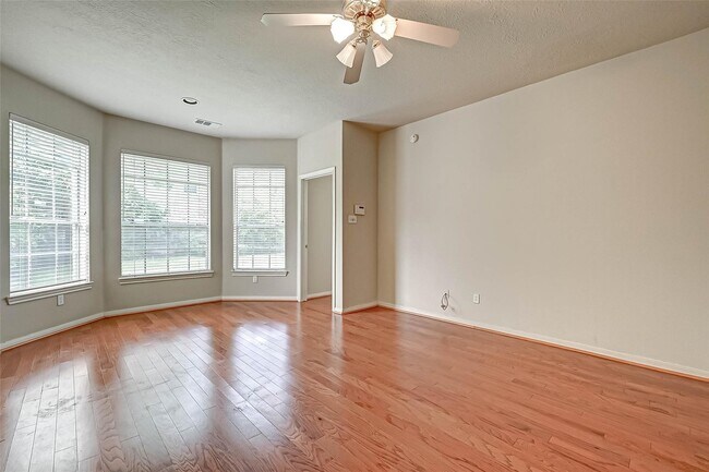 Building Photo - 12419 Shadycrest Dr
