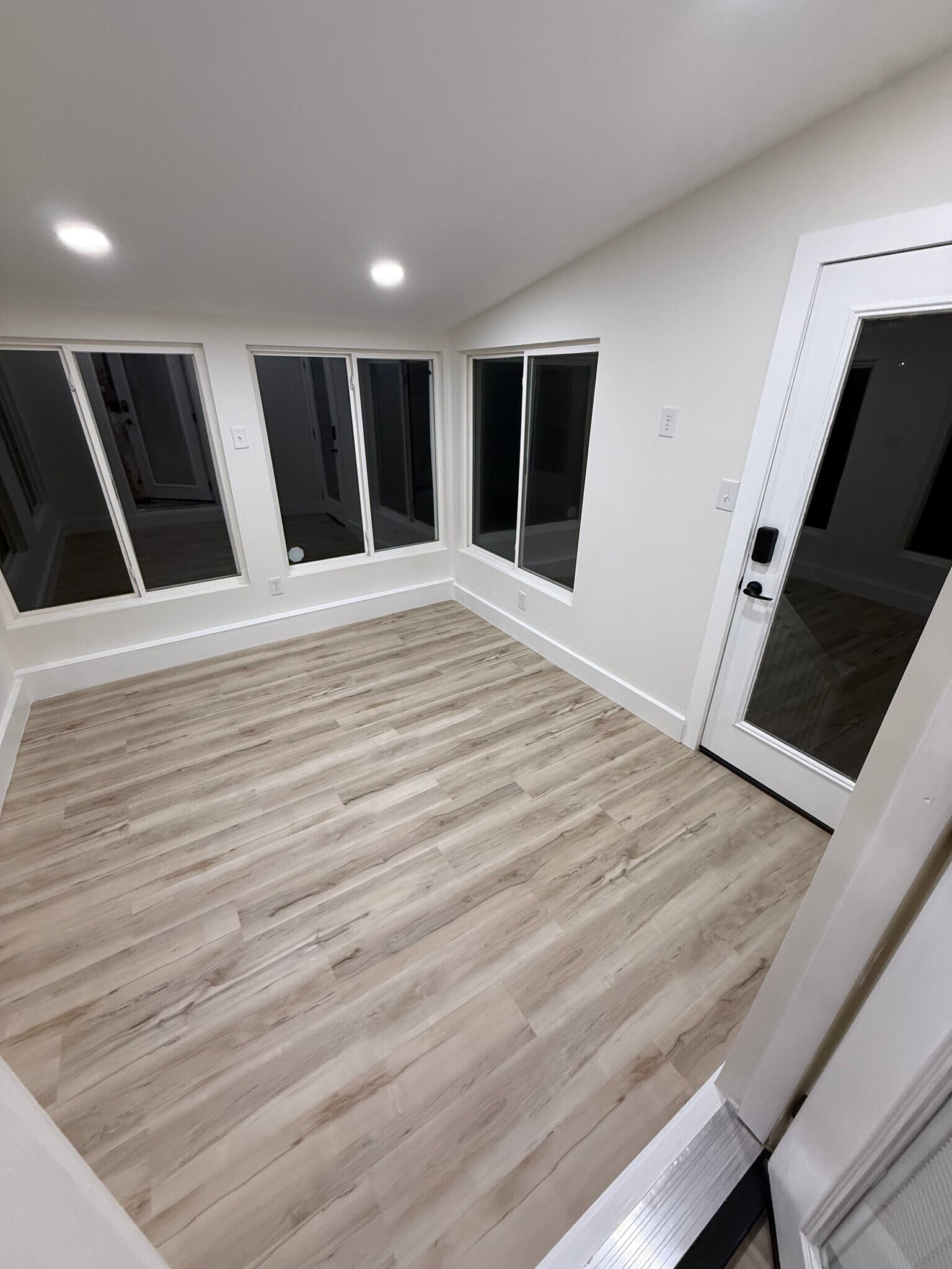 Building Photo - 8712 S Grand Ave