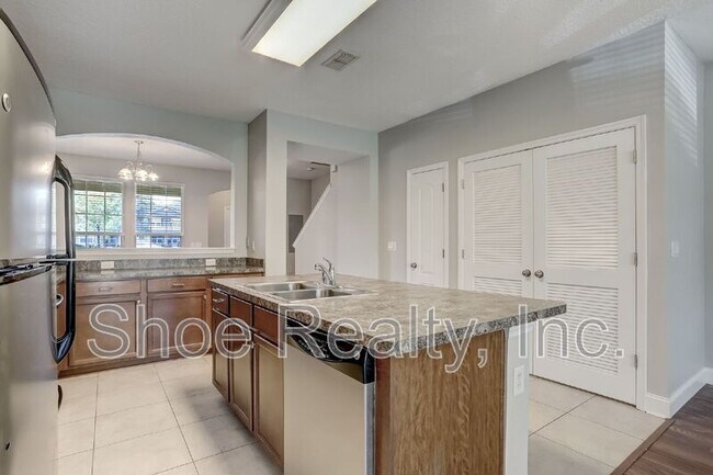 Building Photo - 4220 Plantation Oaks Blvd
