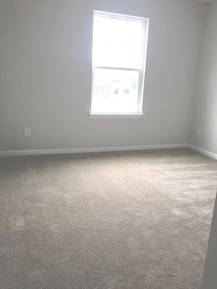 Building Photo - Room in Townhome on Simril Ct