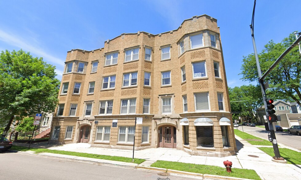 Building Photo - 5206 N Leavitt St