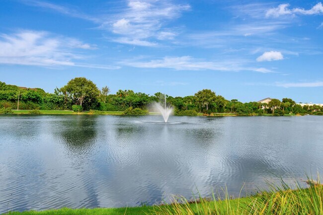 Building Photo - 4 BEDROOMS 3.5 BATHROOMS!! GATED COMMUNITY
