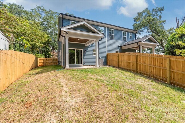 Building Photo - 2823 Coronet Way