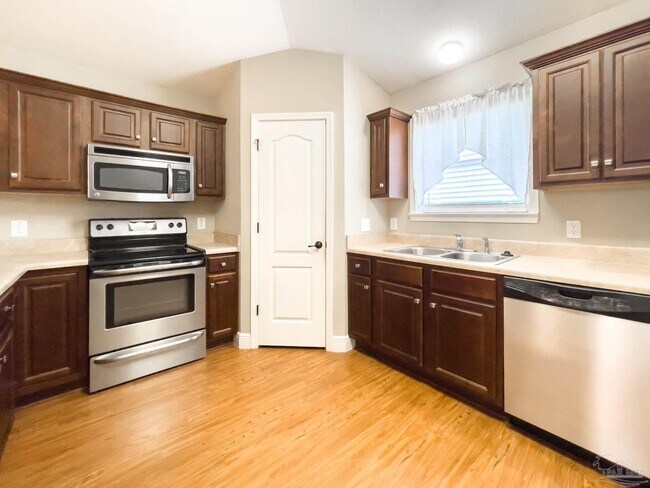 Building Photo - 491 Portside Dr