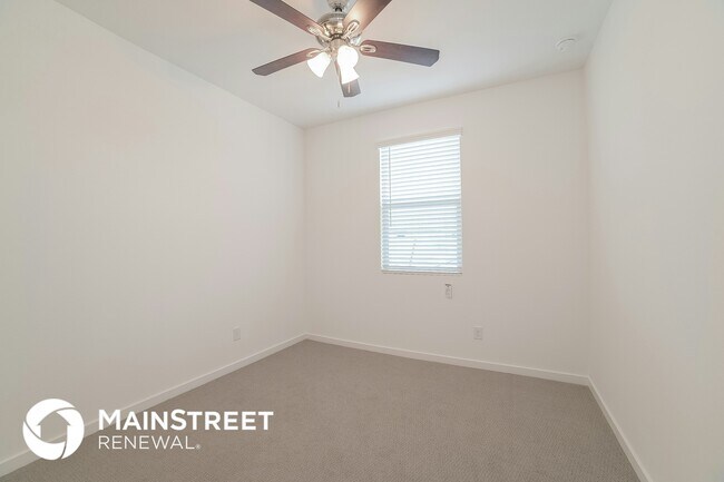 Building Photo - 10920 S 55th Ln