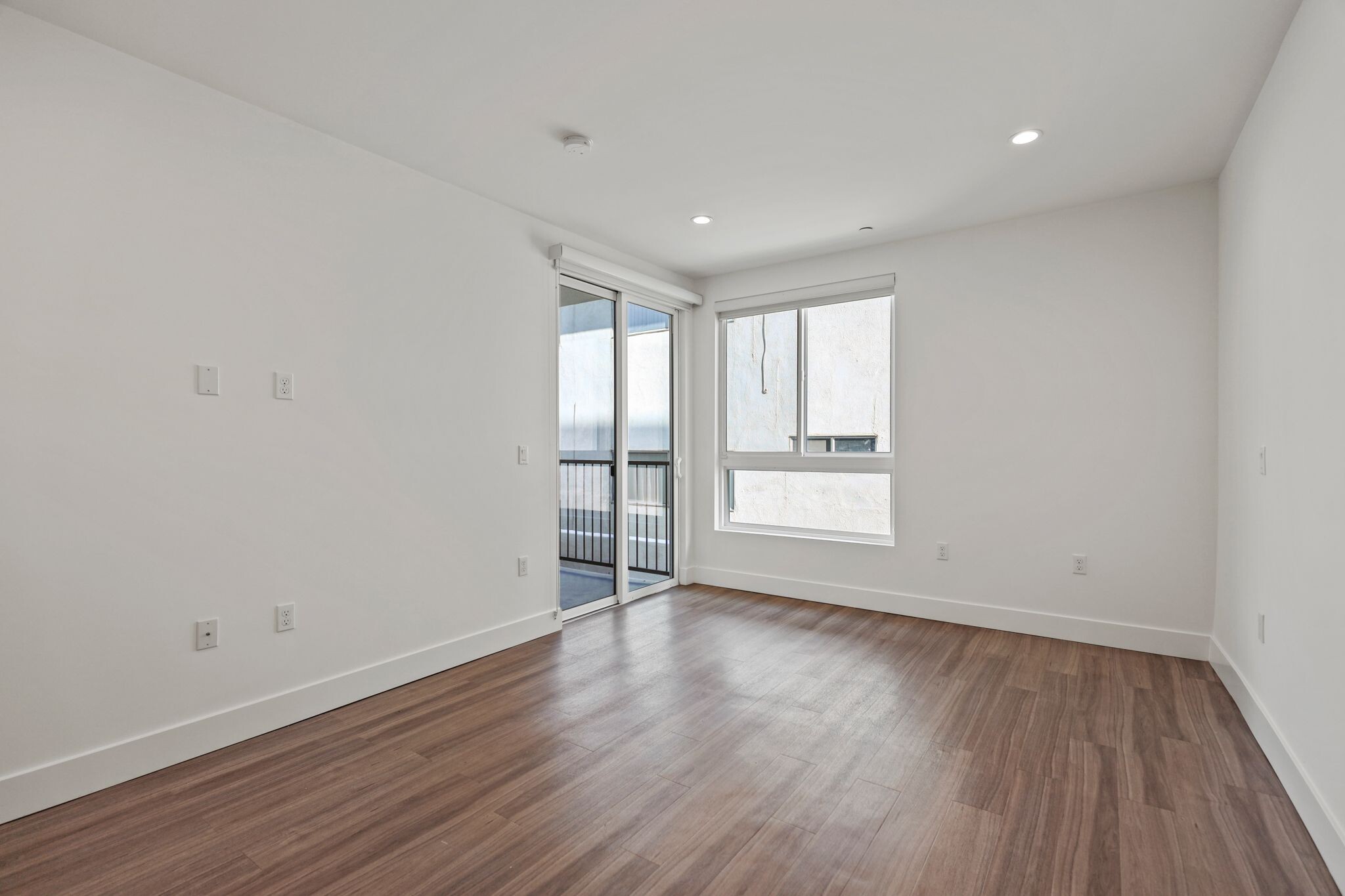 Building Photo - 1265 Barry Ave