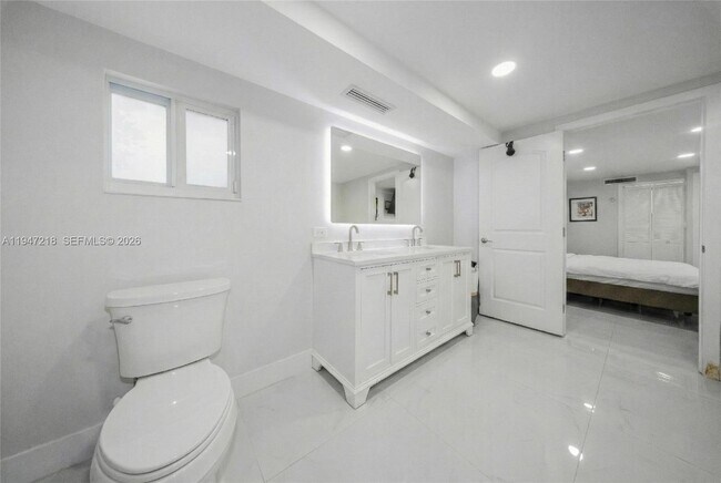 Building Photo - 10731 SW 51st Dr