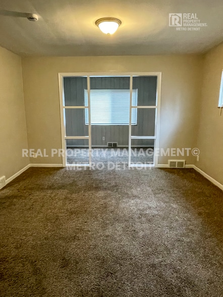 Building Photo - 15349 Prest St