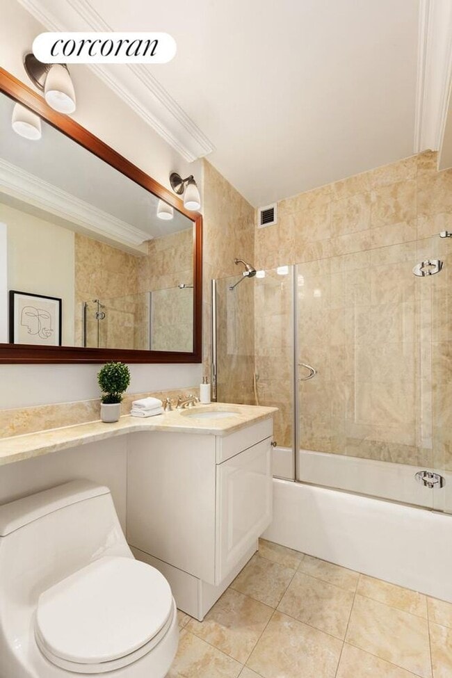 Building Photo - 10 Little W St