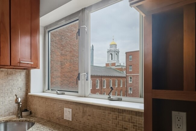 Building Photo - 350 North St