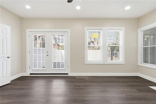 Building Photo - 395 8th St NE