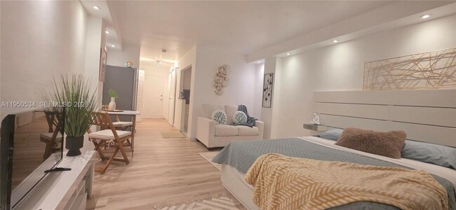 Building Photo - 7904 West Dr