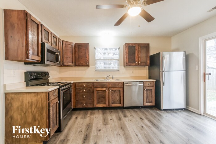 Building Photo - 757 Kingston Cir