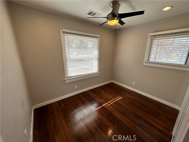 Building Photo - 633 W Maple Ave