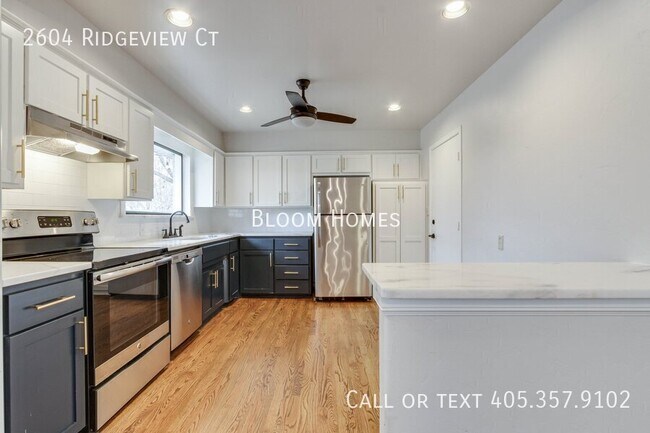 Building Photo - 2604 Ridgeview Ct