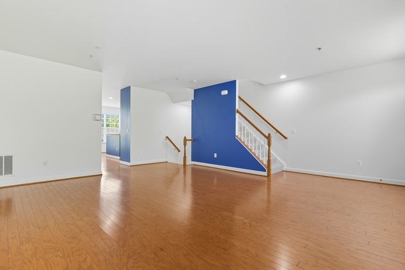 Building Photo - 613 Spectator Ave